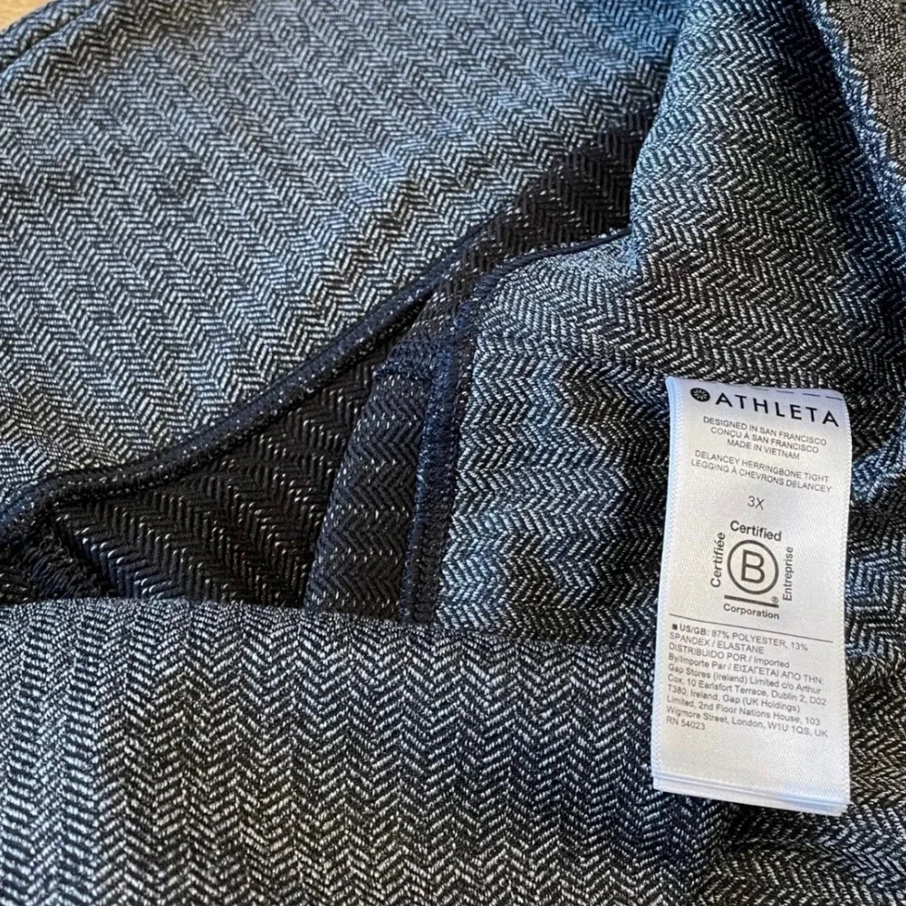 Womens Gray Capri Leggings Althleta Delancy Herringbone Athleisure Quiet Luxury - Picture 10 of 13